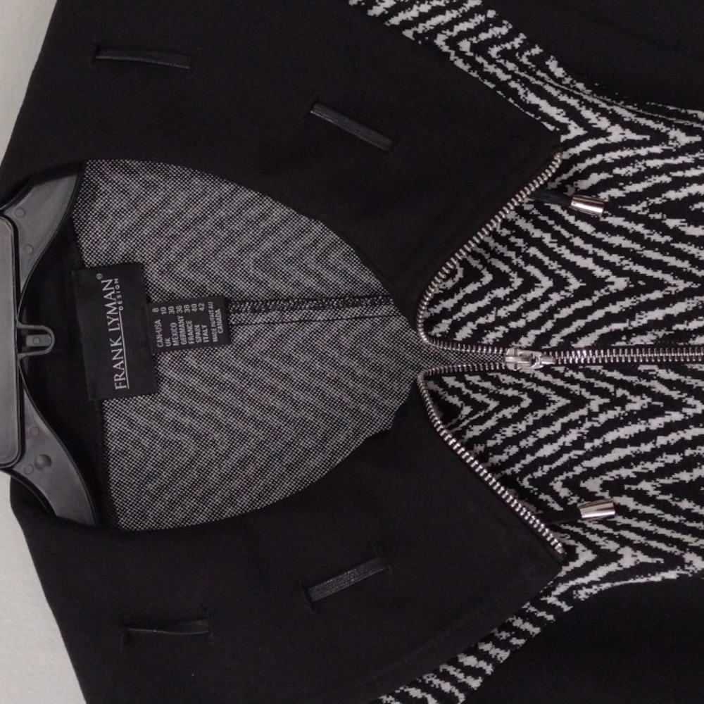 Black And White Pattern Coat - image 4